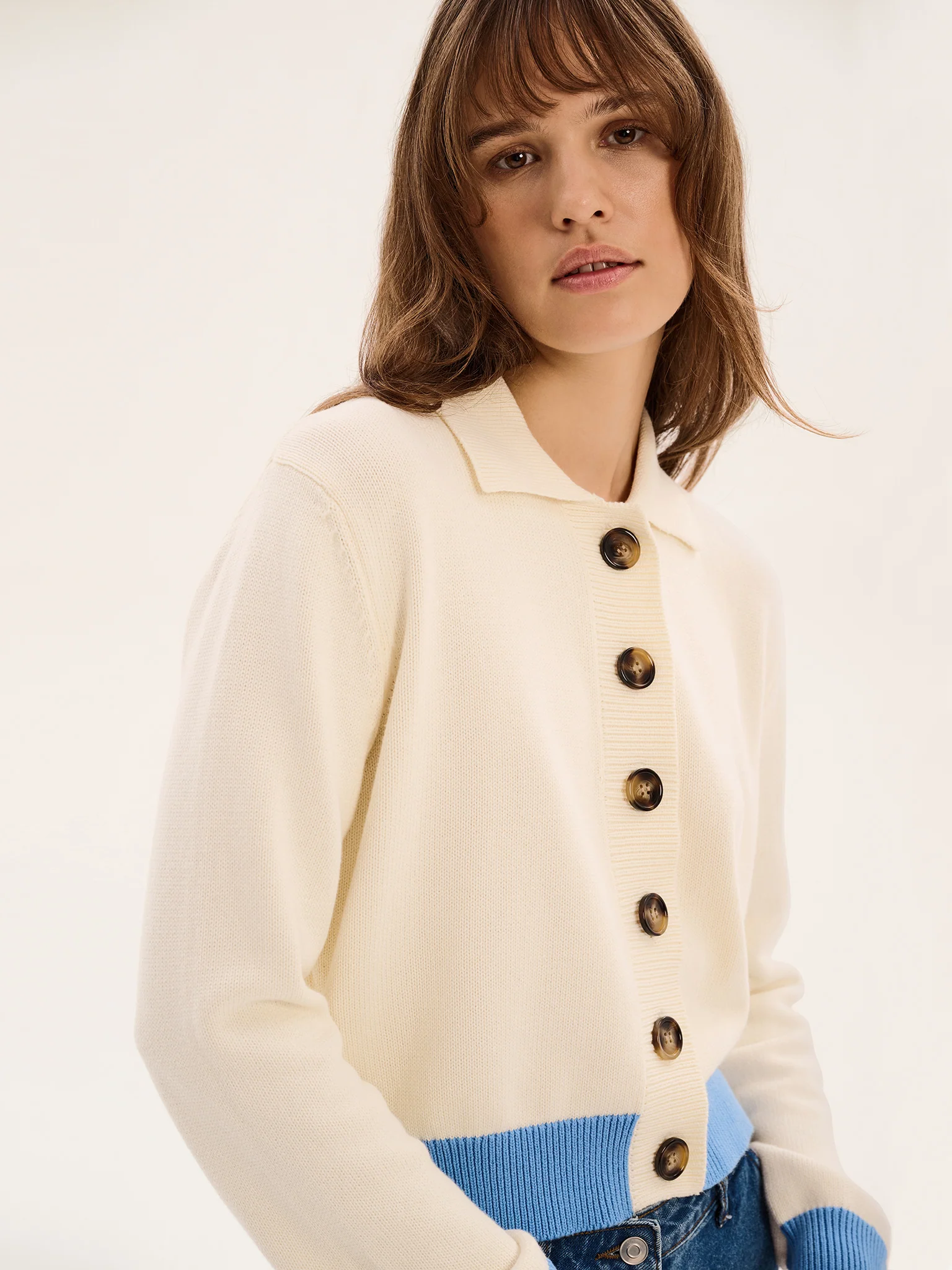 Betsy Colour Block Jumper in Cream - Image 3