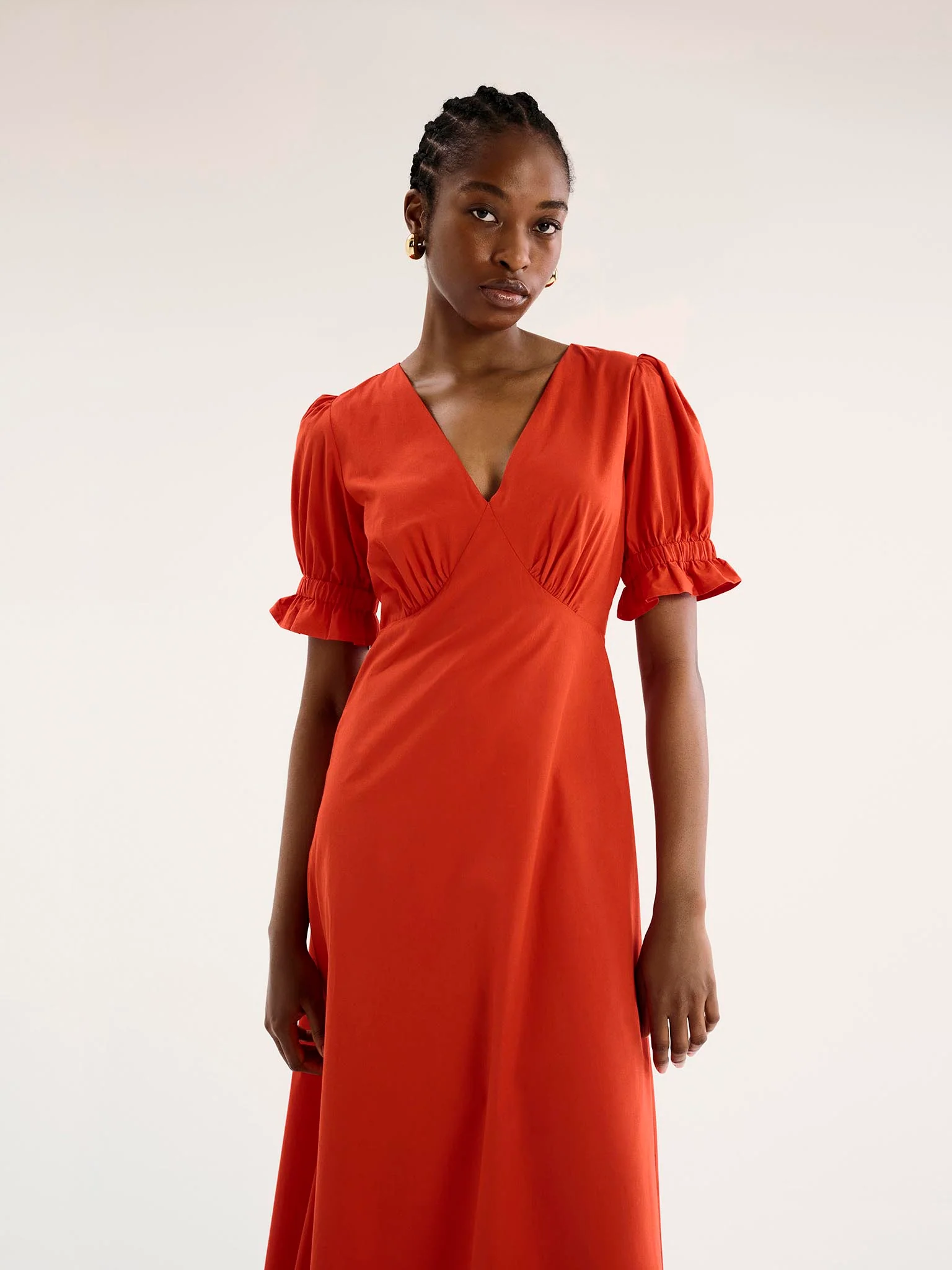 Beverly V Neck Dress in Red - Image 4
