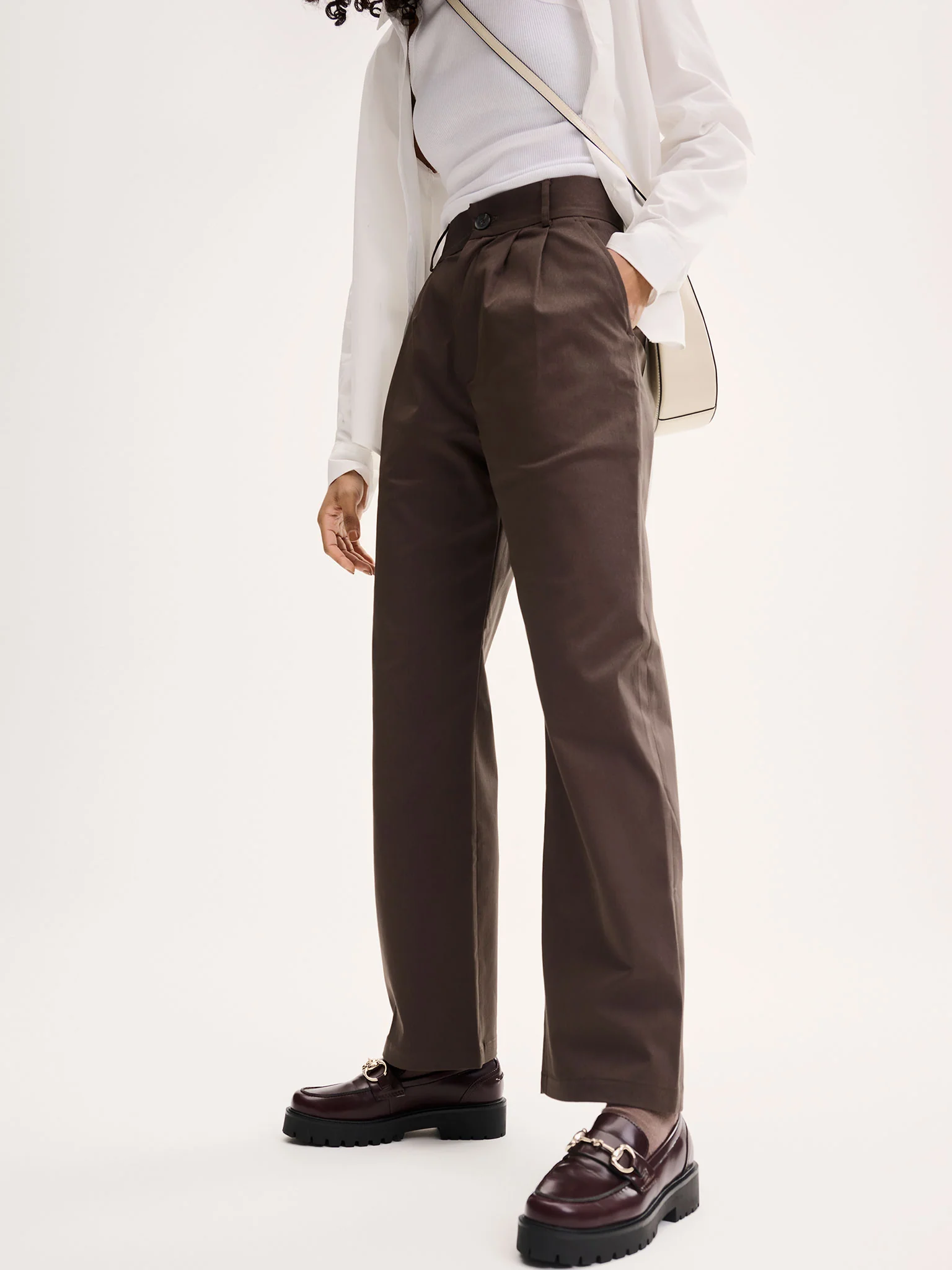 Cinnamon Relaxed Trousers in Mushroom - Image 4