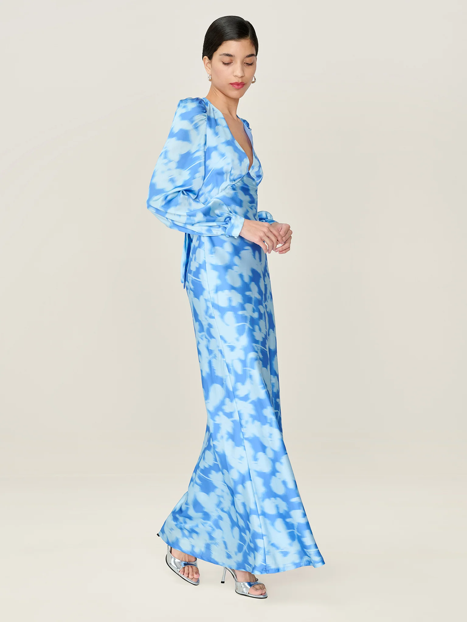 Francoise Dress in Blue Blurred Floral - Image 3