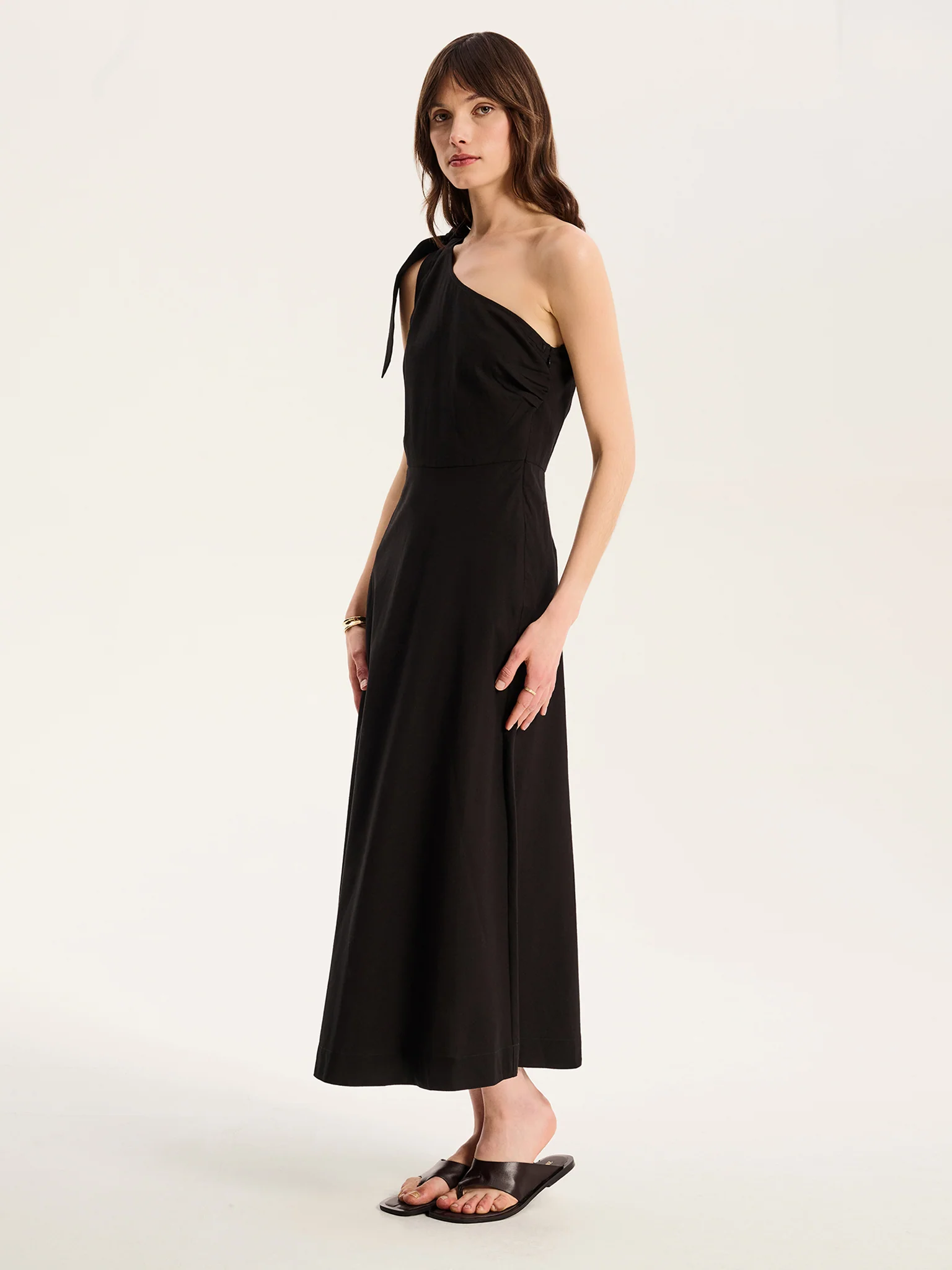 Junaya Dress in Black - Image 4