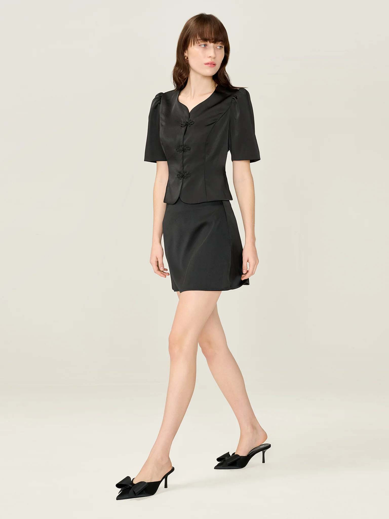 Lorelai Blouse in Black - Image 4