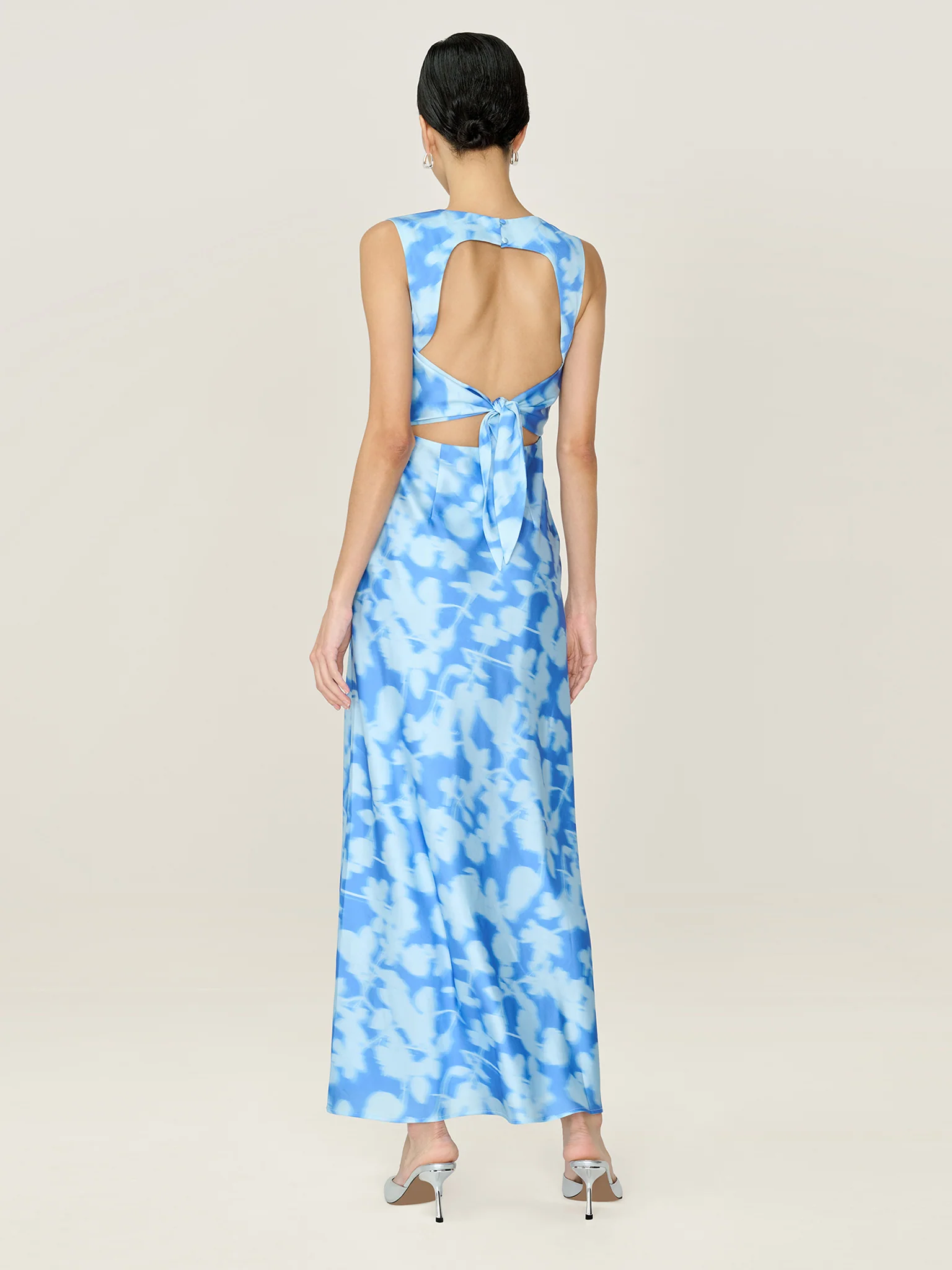 Nova Dress in Blurred Floral Blue - Image 3