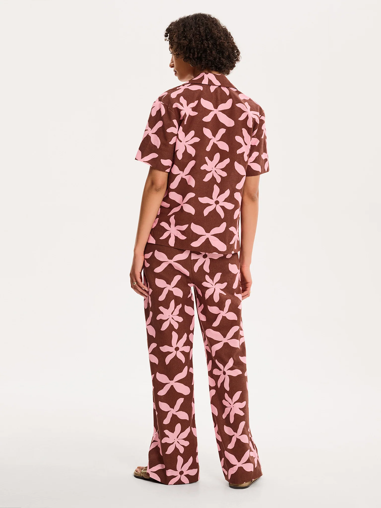 Oaklyn Shirt in Pink and Chocolate Floral Print - Image 3