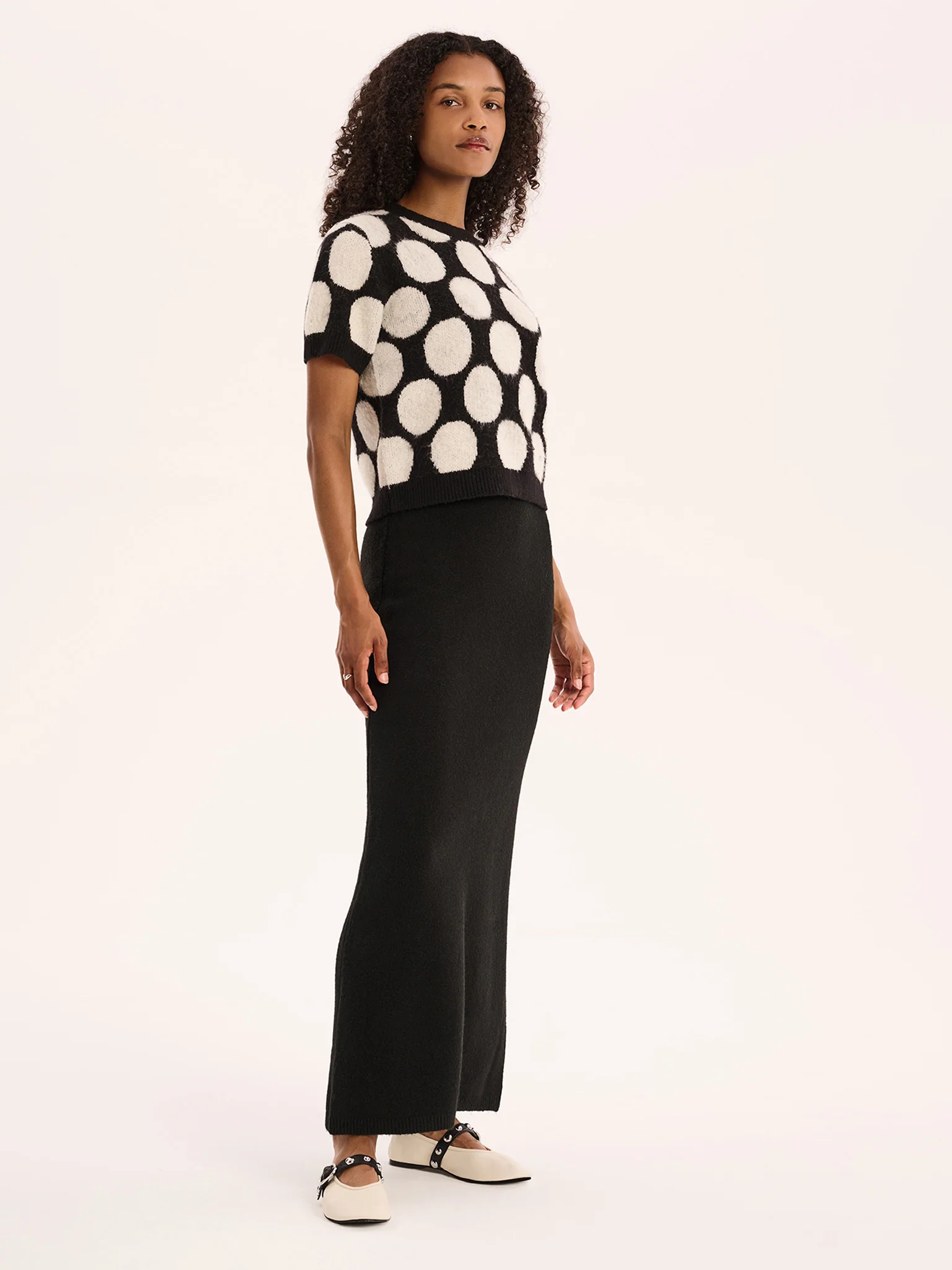 Queenie Knitted Skirt in Black