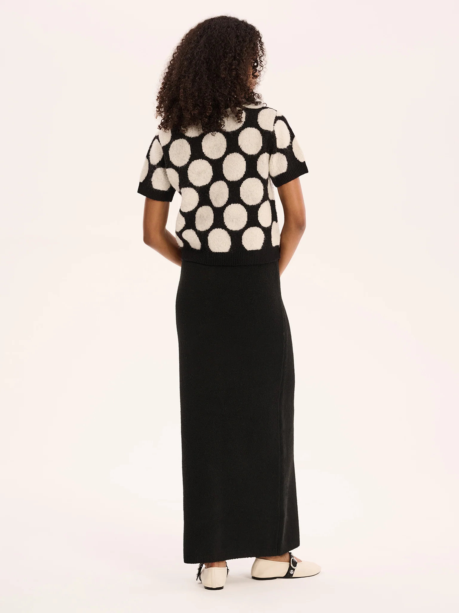 Queenie Knitted Skirt in Black - Image 2