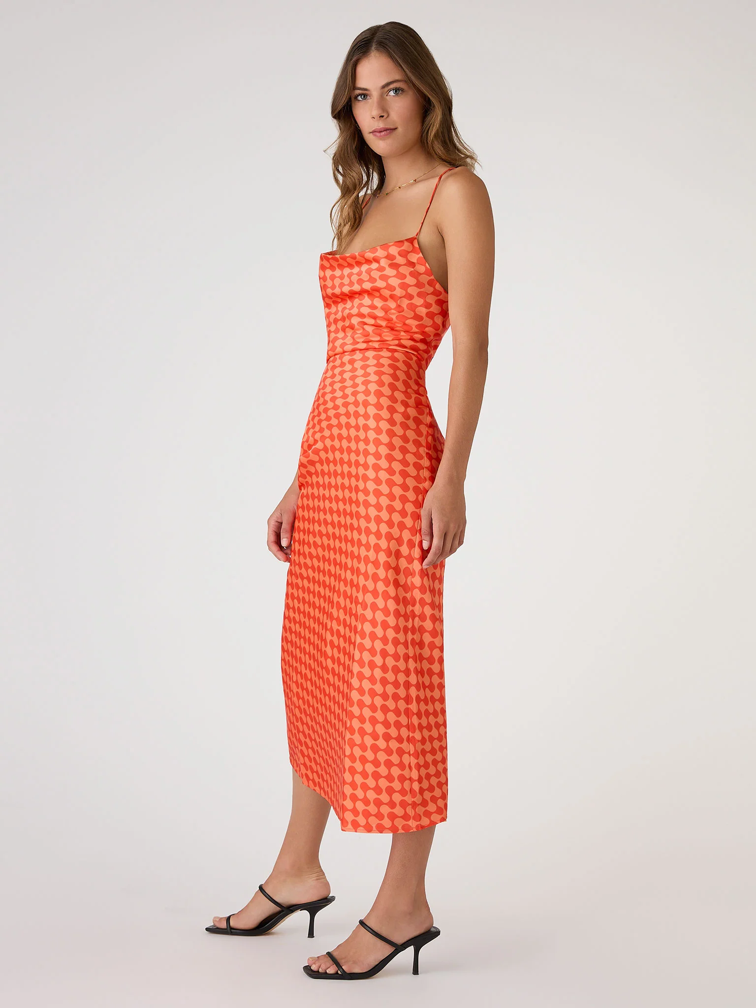 Riviera Midi Dress in Wavy Orange Print - Image 2