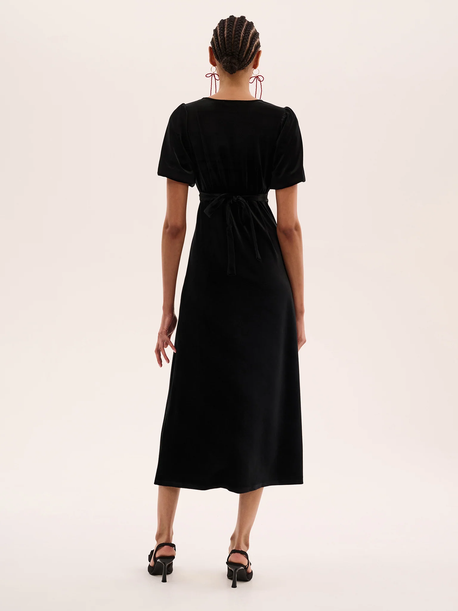 Rosie Velvet Dress in Black - Image 4