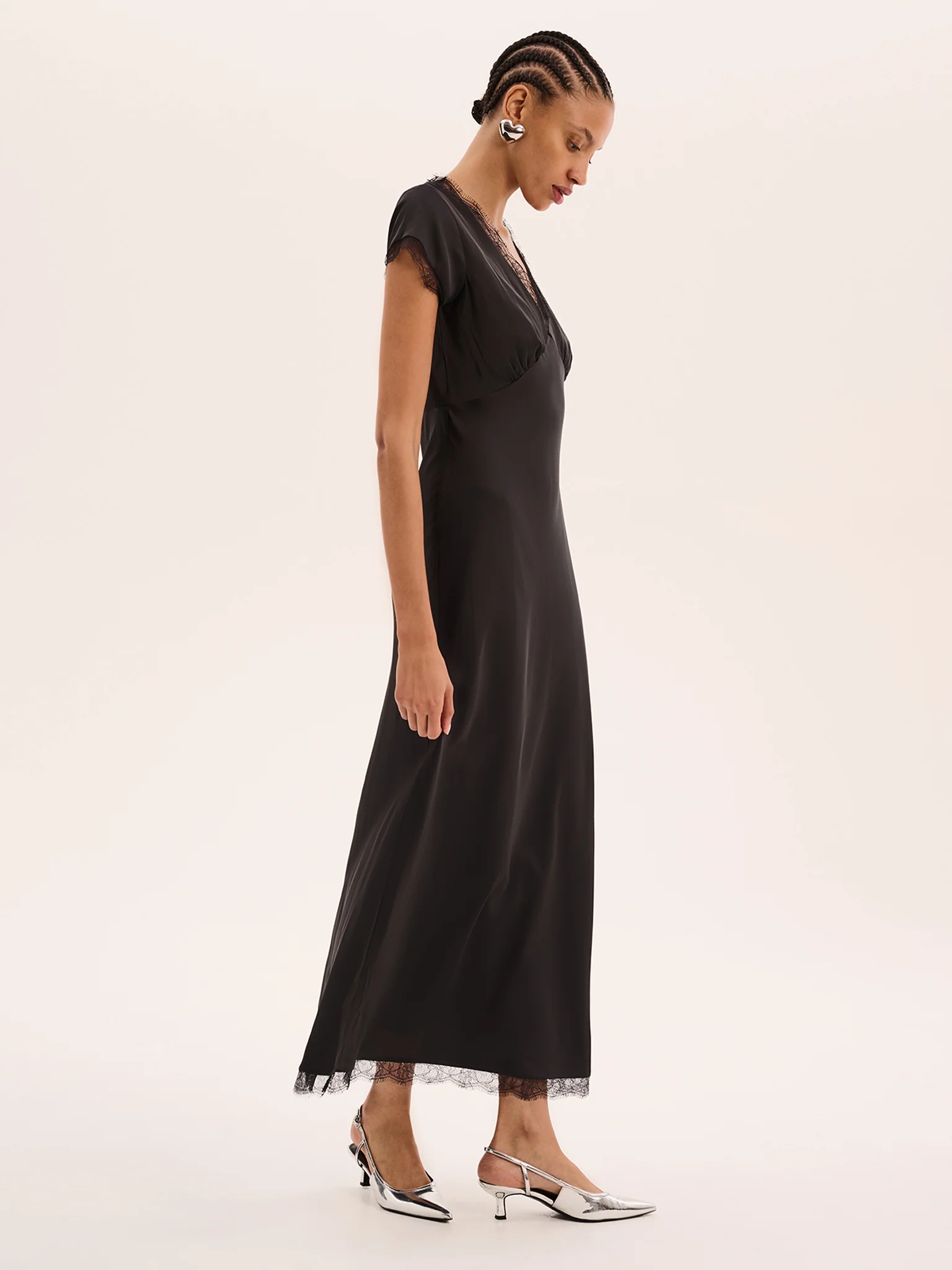 Woolf Dress in Black - Image 2